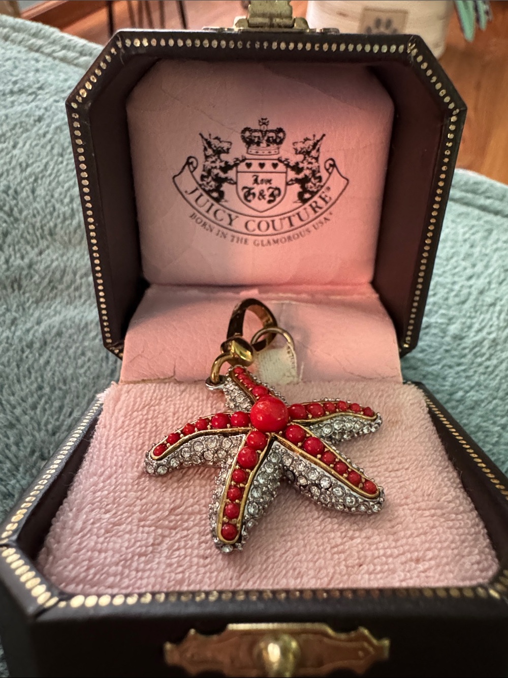 NIB - Stunning Juicy Couture Red and Gold Starfish Charm
